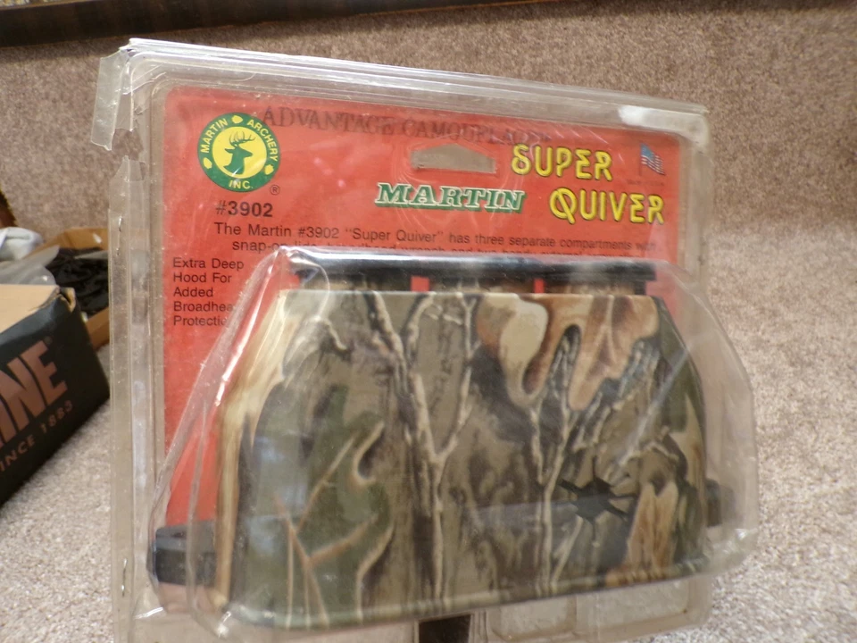 Vintage Martin #3902 Super Quiver 10 Arrow w/ Advantage Camo NO MOUNT HARDWARE - Image 2 of 4