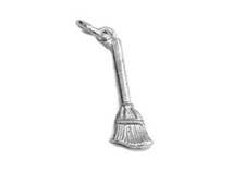 المجوهرات والساعات — Broom #2 Charm Pendant .925 Sterling فضي