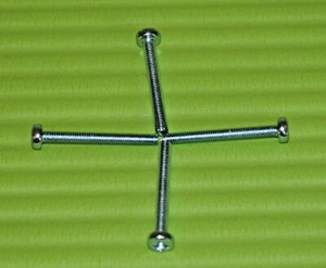 4 BEFESTIGUNGSSCHRAUBEN ZUM BEFESTIGEN STÄNDER MIT TV LED LCD PLASMA / ZWISCHEN HALS & TV