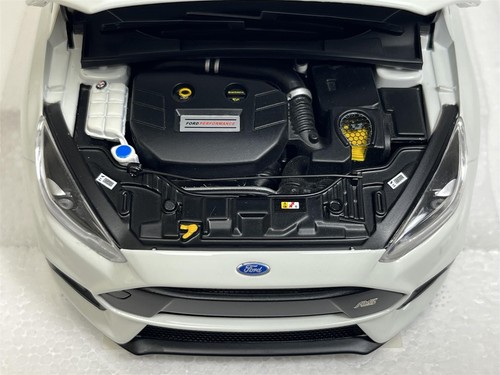 Ford Focus Rs 2016 Frozen Blanco 1:18 Escala Autoart 72951 - Imagen 6 de 12