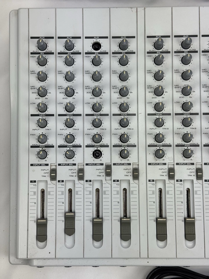 For Parts/Repair - Fostex FD-8 Digital Multitrack Recorder - Powers On - Image 4 of 4