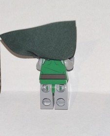 LEGO Marvel - Dr. Doom Minifigure - sh0052 - 76005 - AMAZING CONDITION