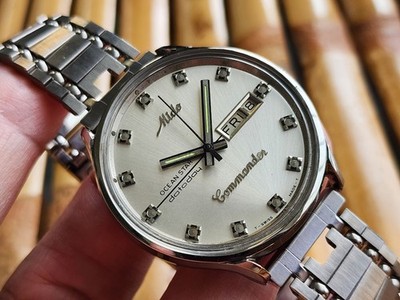 NICE VINTAGE MIDO COMMANDER  AUTOMATIC DAY DATE DRESS GENTS SILVER DIAL.