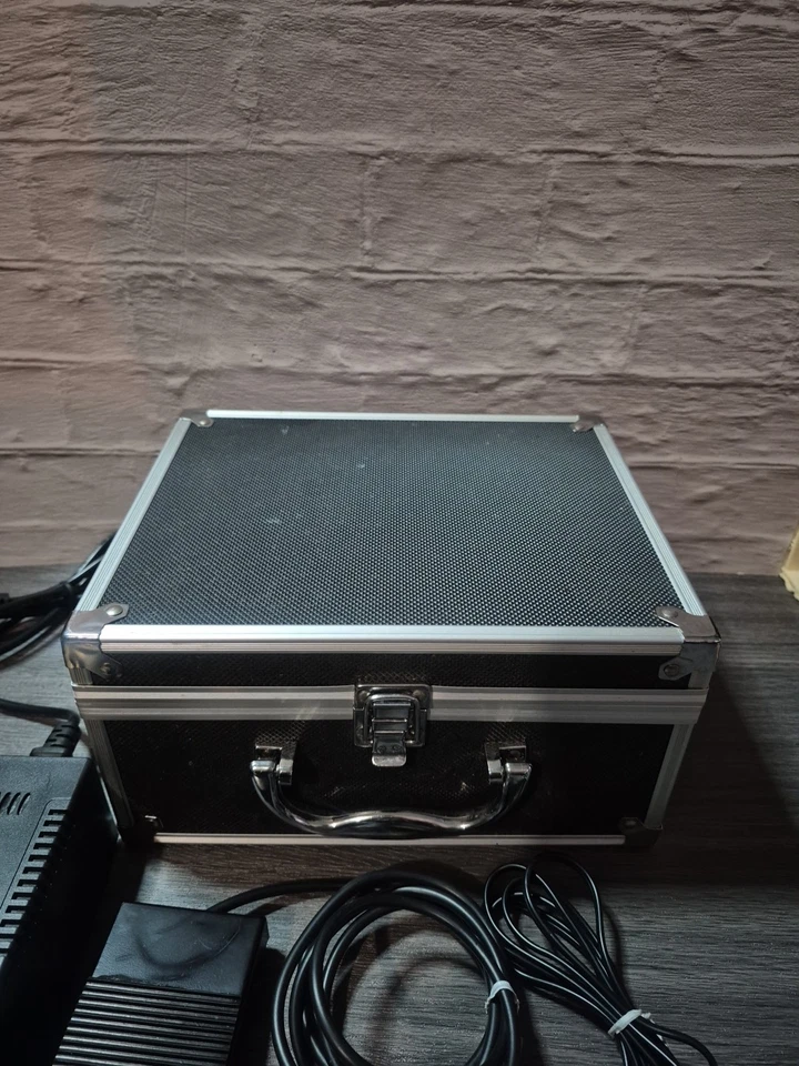 Tattoo Machine Power Supply with Pedal Wires 3 Tattoo Guns Carry Case Lot - Image 2 of 4