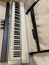 Casio Privia PX-130WE W/stand & Pedals