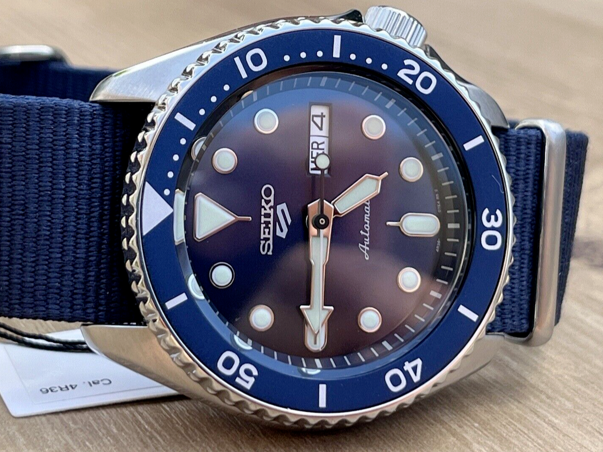 SEIKO SRPD51K2 SPORTS SKX MENS ANALOGUE AUTOMATIC BLUE SUNRAY DIAL WATCH  *BNIB