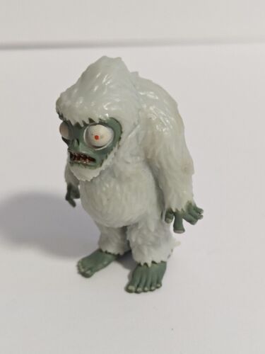 2012 Jazwares Plants Vs Zombies Yeti Abominable Snowman 2.5” PVC Figure - Picture 3 of 4