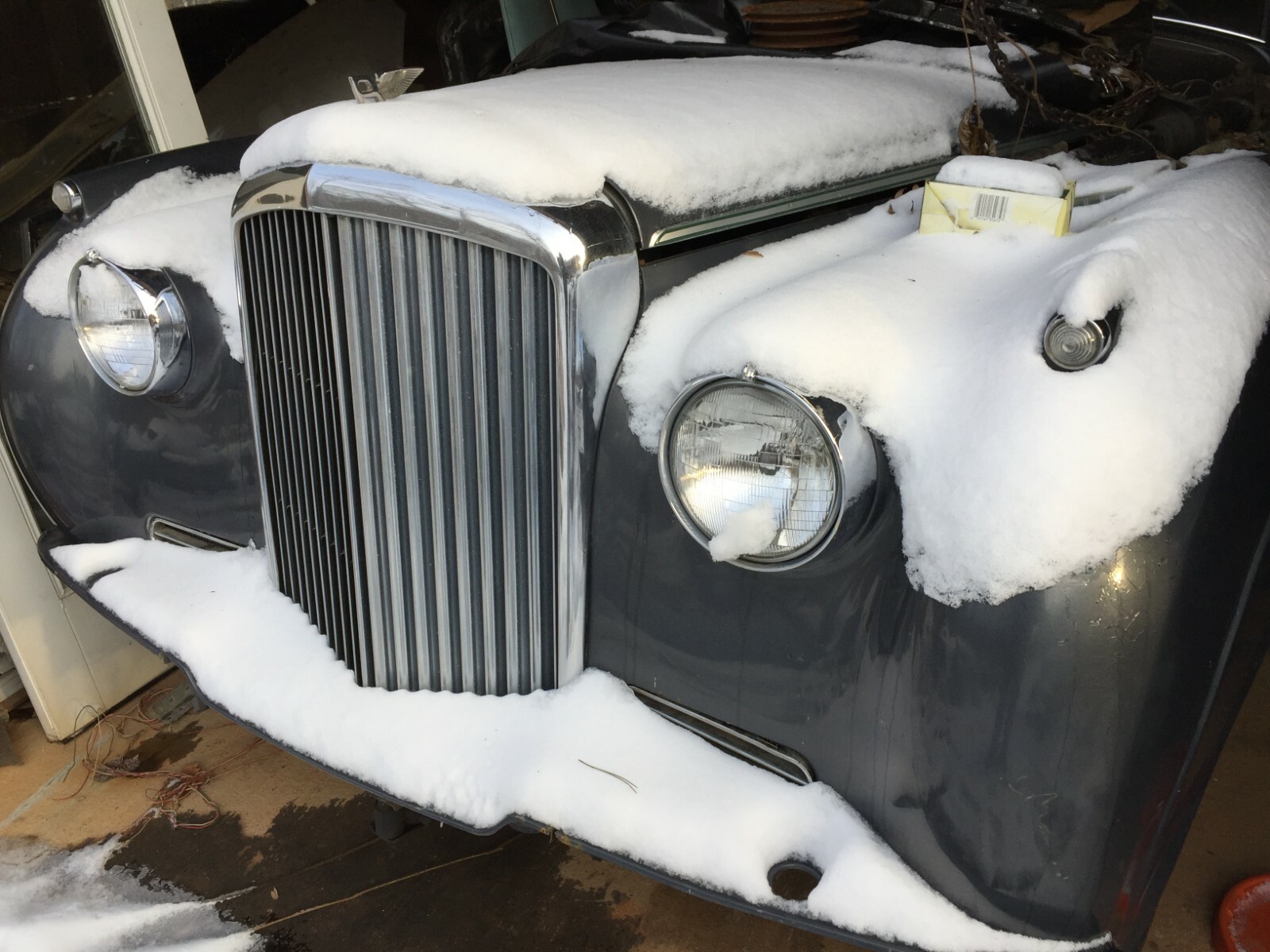 BENTLEY 1955-1965 B MASCOT. THE WORLDS LARGEST ROLLS ROYCE USED PARTS INVENTORY