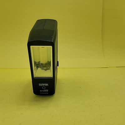 Vintage Sunpak Auto 322 Thyristor Camera Flash UNTESTED
