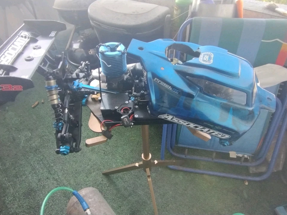 Team Associated RC8 B3.2 With Upgrades 4.0 - Image 2 of 4