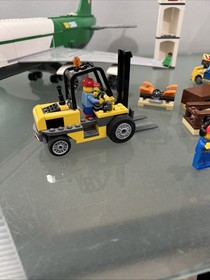 LEGO City cargo terminal 60022 Incomplete