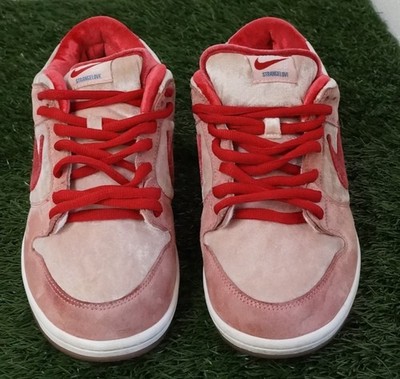 Nike Dunk Low SB Strangelove Valentine's Day Sneakers Size 11