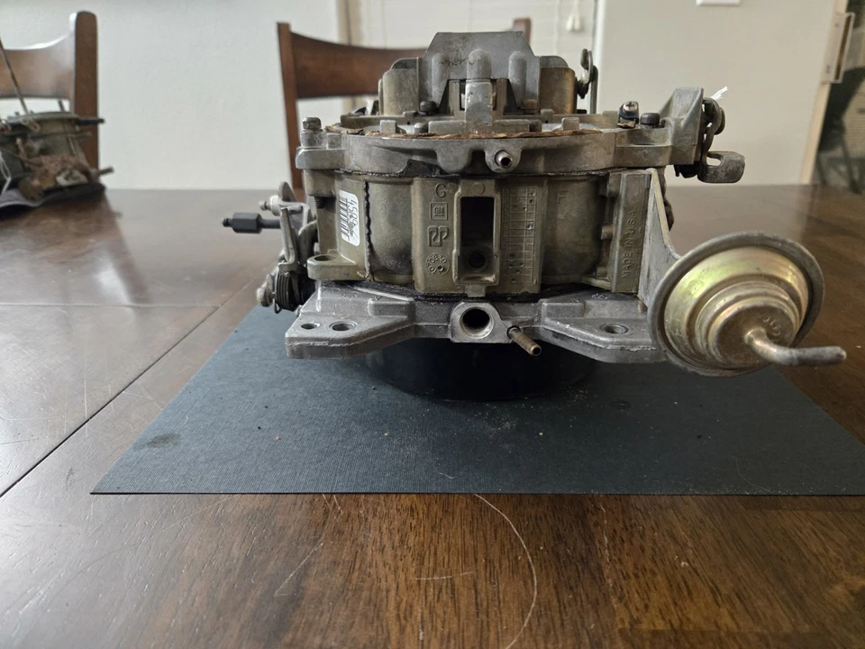 Carburador Rochester Quadrajet 4 barriles Chevy Chevrolet Cadillac GMC Buick Foto 4 de 4