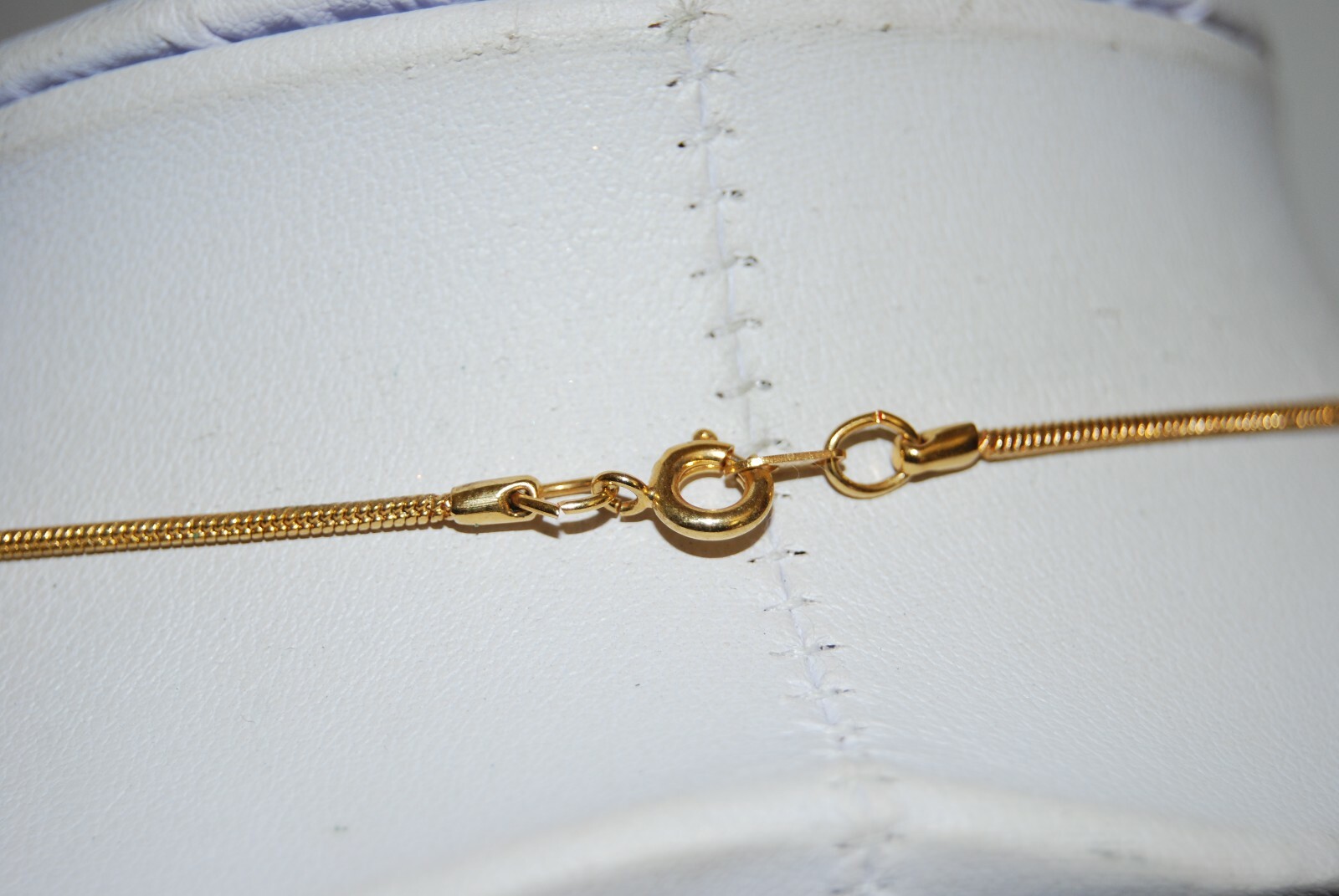 Elegant Vintage Bezel Set Faux Pearl Pendant On Golden Chain Statement Necklace