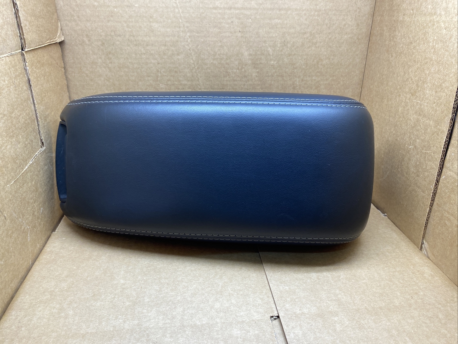 1120 Dodge Journey Center Console Lid Cover Top Arm Rest Armrest Black