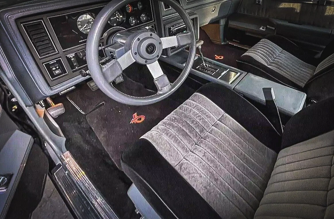 1987 Buick Grand National GNX - steering wheel, driver's seat. center console