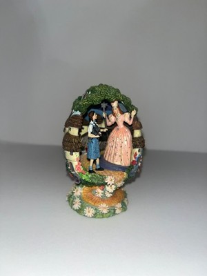 WIZARD OF OZ COLLECTIBLE EGG WELCOME TO MUNCHKINLAND 1998 FRANKLIN MINT DOROTHY