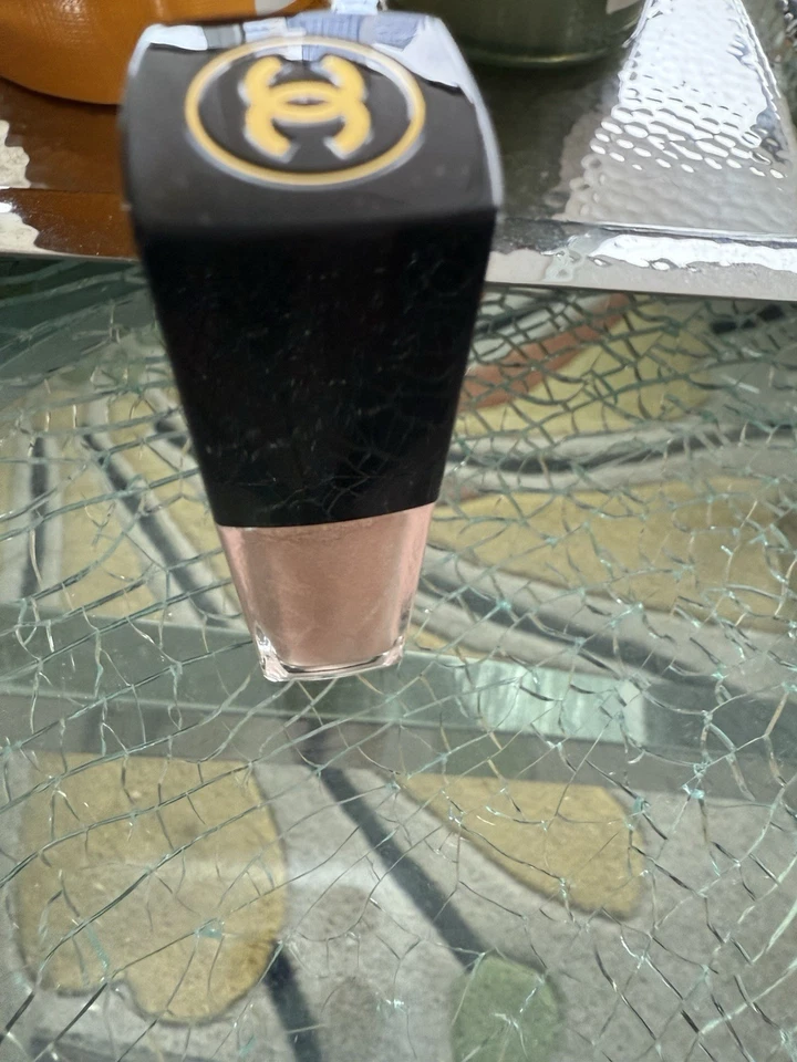 Sombra de ojos líquida CHANEL Ombre Premiere Laque, 22 rayones Foto 3 de 4