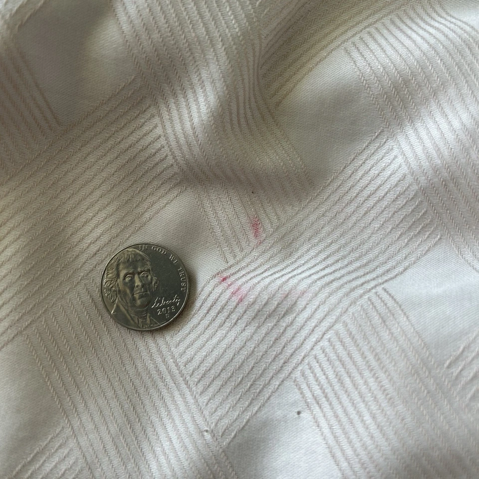 Yves Delorme Paris Pink Queen Size Duvet Cover Diamond Pattern 2 Standard Cases - Image 3 of 4