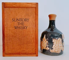 Empty Suntory  The Whisky Arita Wear Pottery Bottle With Wood Box Rare