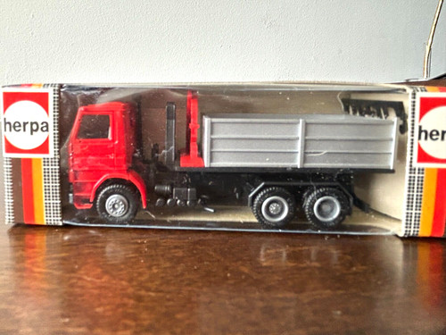 Camión contenedor de 10 ruedas HERPA #823510 Scania R112 con contenedor abierto H.O. 1:87 | Zustand: New