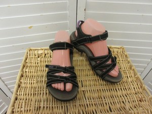 teva womens sandals size 6