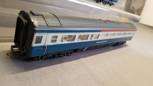 HORNBY BR BLUE/YELLOW CLASS 43 INTERCITY 125 HST 4 CAR SET VERY GOOD UNBOXED - Foto 2 di 15