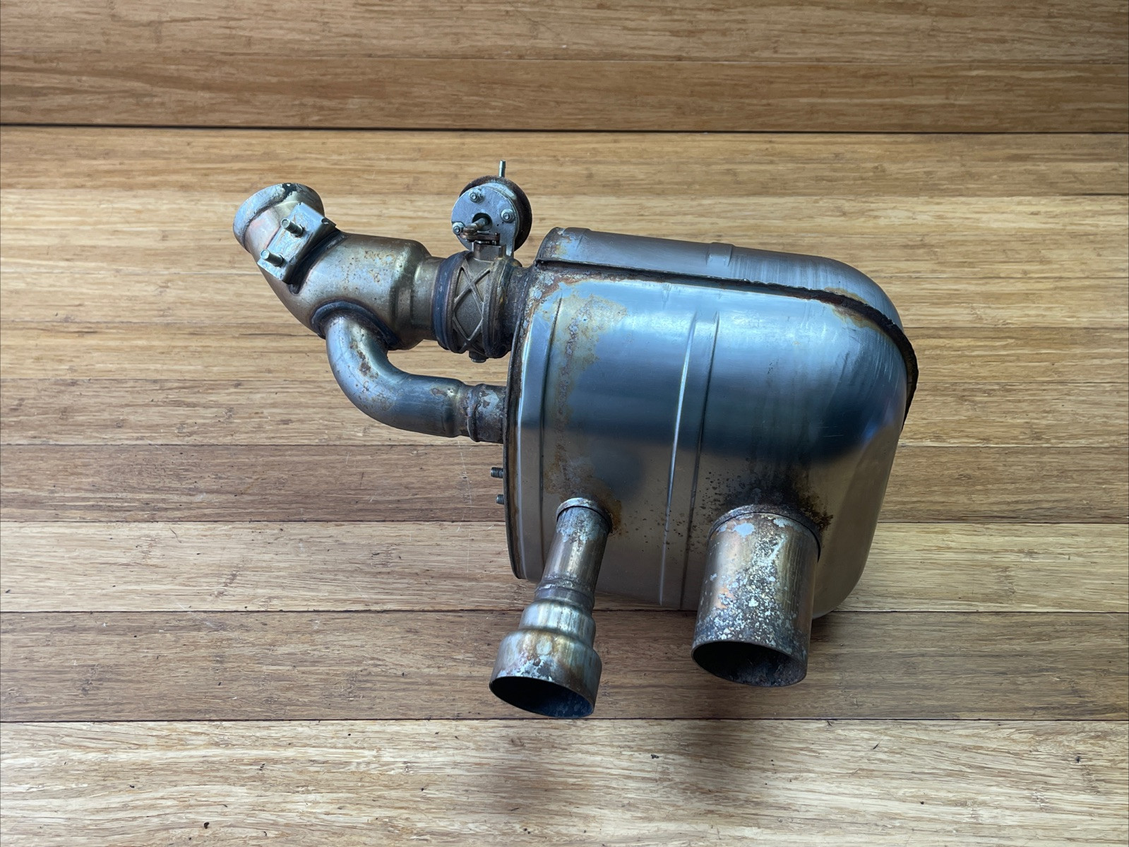 2015-2018 Ferrari California T Rear Left Exhaust Muffler Silencer OEM *NOTE*