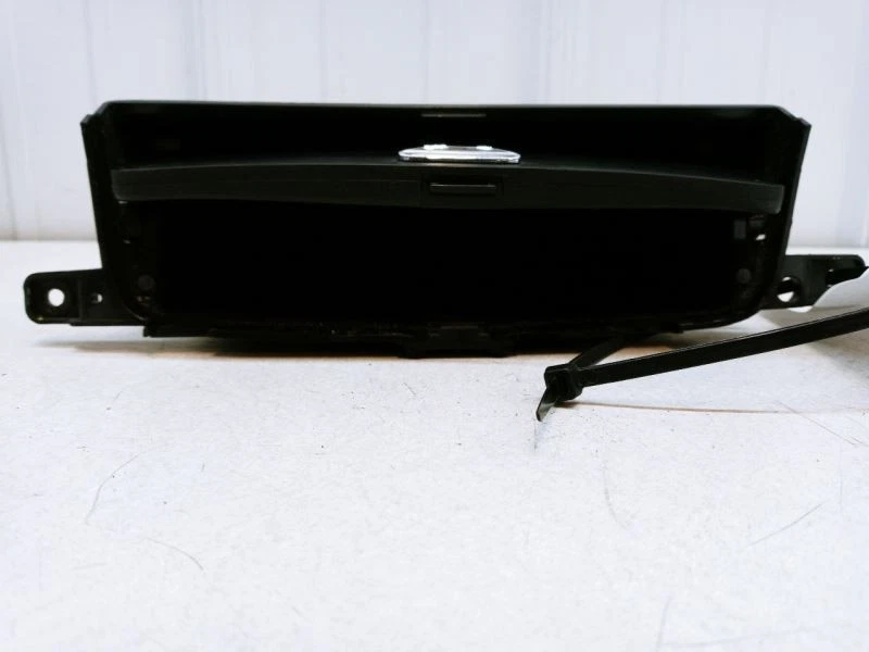 Hyundai Entourage 2006-2010 tablero almacenamiento cubby fabricante original probado 4D84625100 Foto 2 de 4