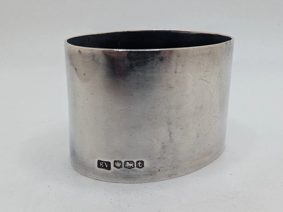 古董谢菲尔德纯银椭圆形餐巾戒指 "A" 初始雕刻 d. 1936 — 第 2/4 张图片