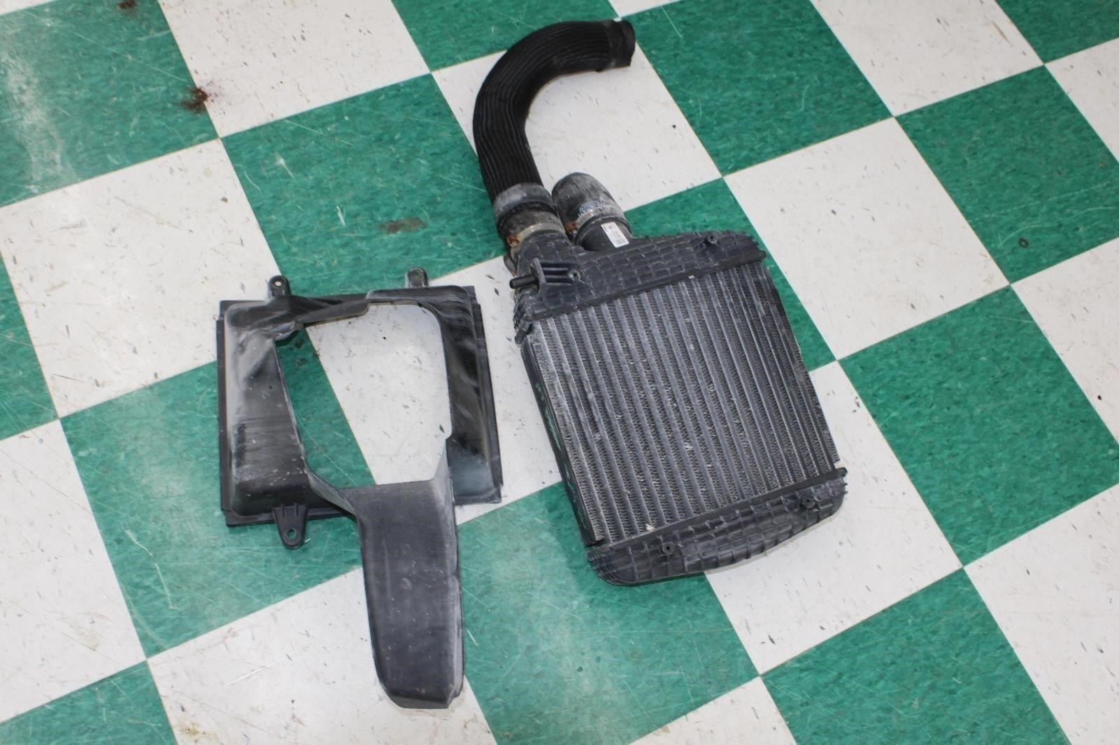 14-20 GHIBLI 3.0L Twin Turbo LH Driver L Air Intake Cooler Intercooler OEM Duct
