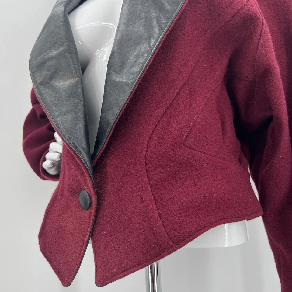 Blazer Esmoquin Vintage Años 80 Borgoña Lana Mangas Ala de Murciélago Cuello Cuero Talla M/L Foto 2 de 4