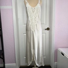 Flora Nikrooz Vtg Long Ivory Satin Gown Nightgown Size M Floral Lace Applique