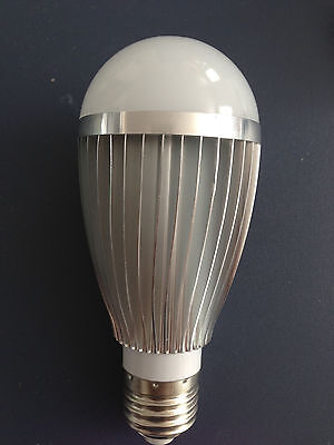 7W High Quality Globe LED Light bulb Warm White E27 Medium Screw Base  4300K