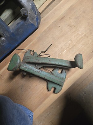  John Deere KBA Disc Harrow kk4732b spring holder bracket New Old Stock NOS Set