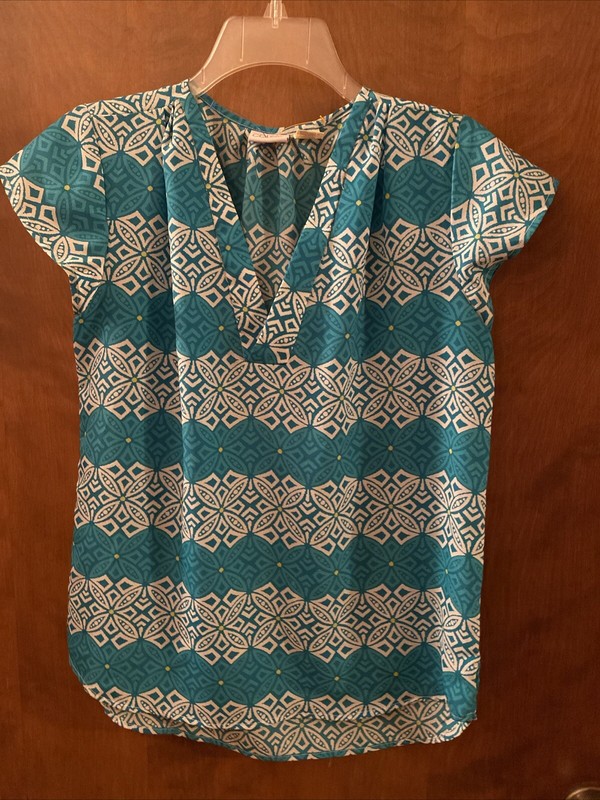 Ladies Pull Over Blouse, Small V Neck, Short Sleeve, Polyester