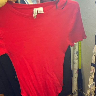 Divided by H&M Women's Red Ribbed Knit Ruffle Trim Short Sleeve Tee S