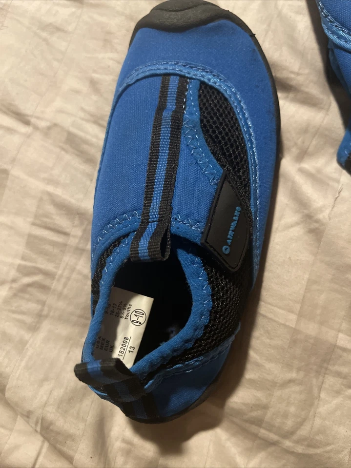 Airwalk Niños Raquetas de Agua Talla 9-10. Poco uso.  (A5) Foto 3 de 4