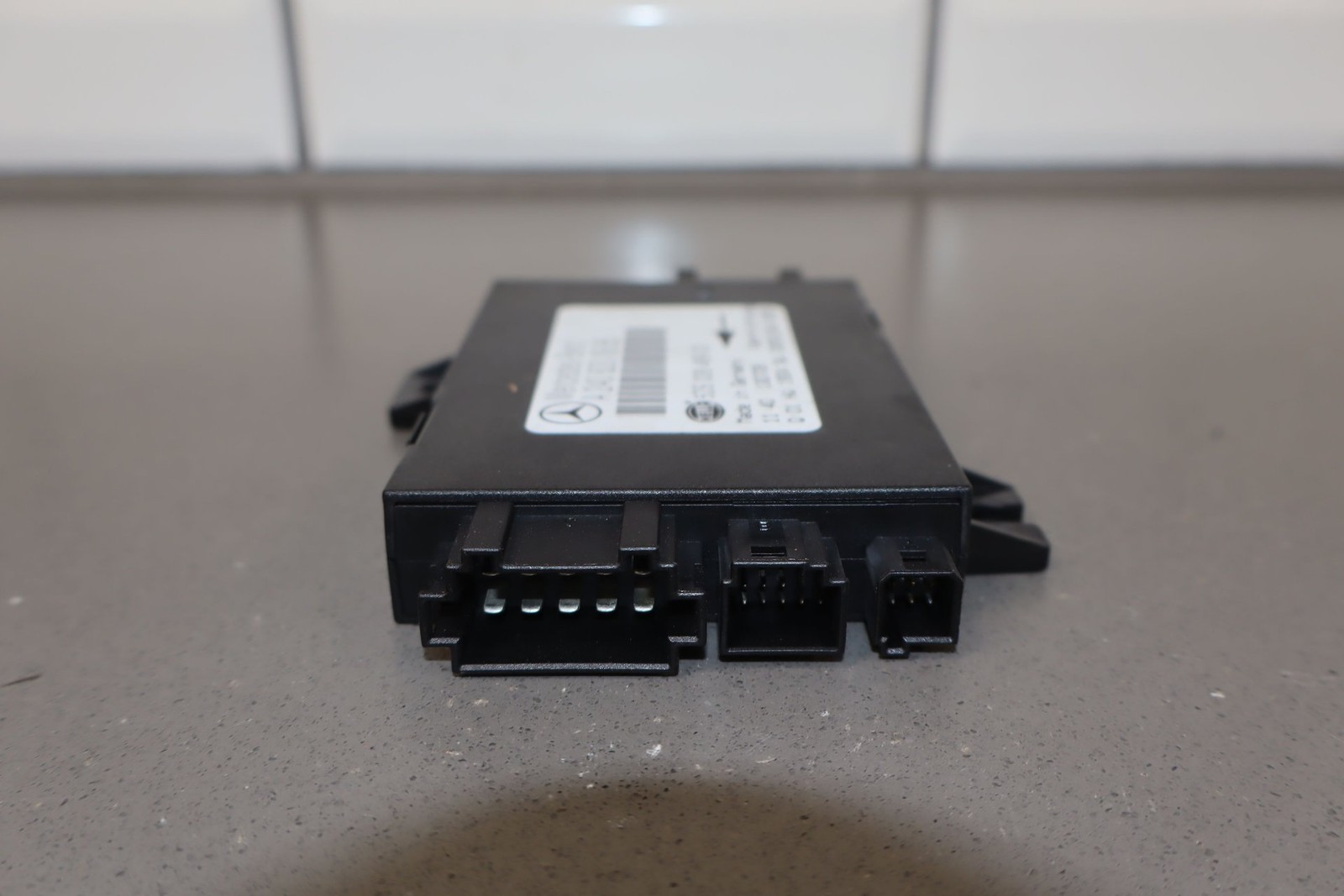 2007 Maybach 57 W240 Bus Node Roof Control Module A2408201885