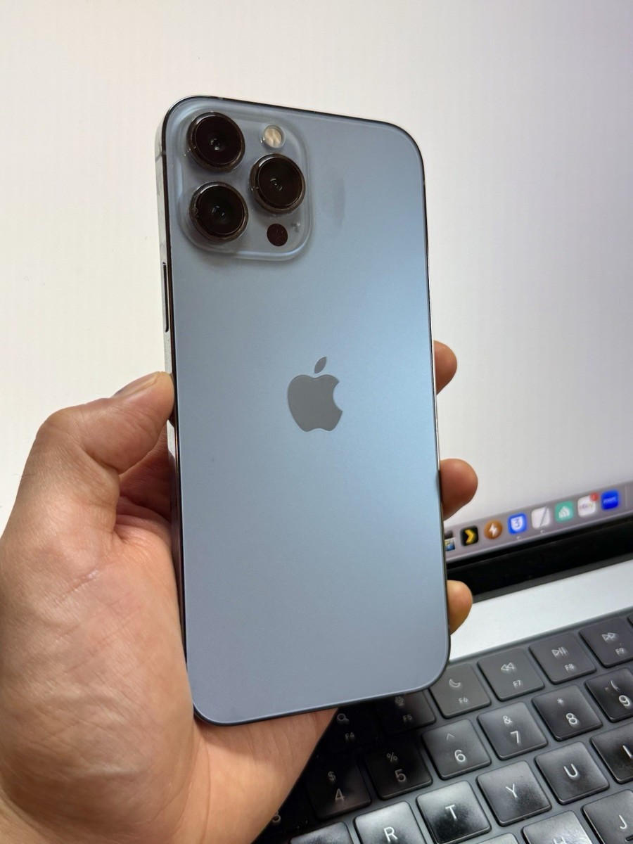 Apple iPhone 13 Pro Max 256GB Factory Unlocked Sierra Blue