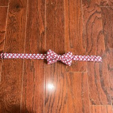 Vineyard Vines Boys Bow Tie Whale Design adjustable 100 Silk. Made in the USA