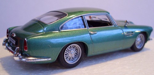 D Agostini - Aston Martin DB4 Coupé Metallicgrün Maßstab 1/43 Neu Luftblasenpackung - Bild 4 von 11
