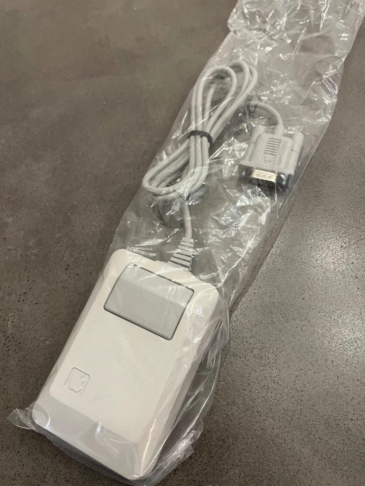 Mouse Macintosh Platinum - Apple 128K 512K 512Ke Mac Plus Lisa IIe M0100 - NUOVO! - Immagine 2 di 4