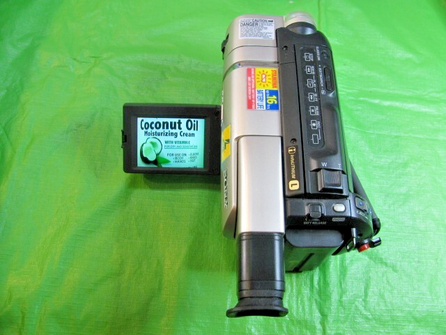 Sony CCD-TRV87 Hi8 Analog Camcorder - Record Transfer Play Video
