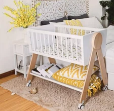 Wooden Bedside Bassinet Sleeper，Safe & Stylish Baby Crib Bassinet
