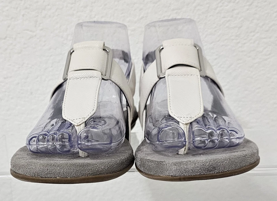 Sandalias de Tanga Life Stride Soft System Blanco Gris Mujer Hebilla Acolchada Talla 7M Foto 3 de 4