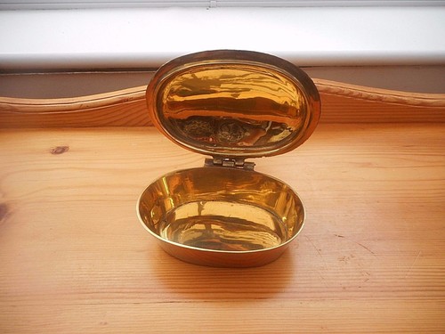 vintage solid brass silent butler crumb tray.