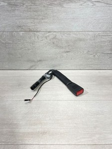 BMW 5 F10 F11 2013 Gurtschloss vorne 9115306 KAN8826