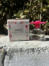 Daisy Delight by Marc Jacobs Eau So Fresh Dabber 4ml 0.13 fl oz, NEW WITHOUT BOX