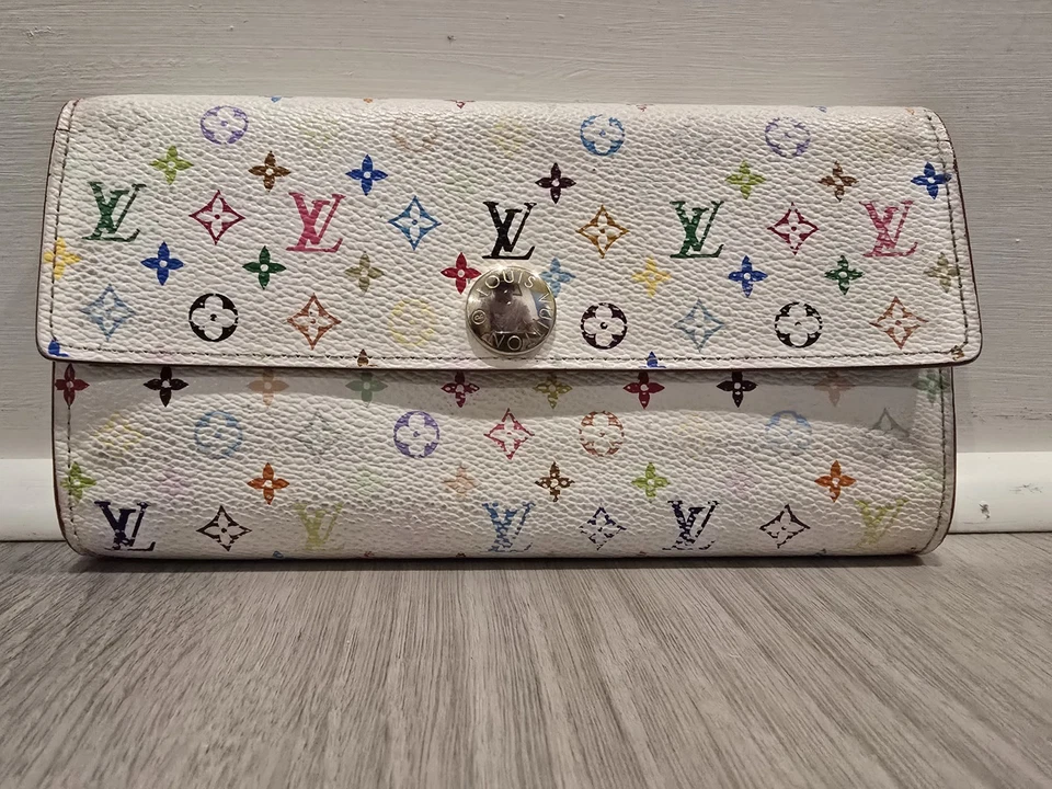 Pre-Loved Louis Vuitton Blanco Murakami Sarah Cartera Con Interior Azul Foto 2 de 4